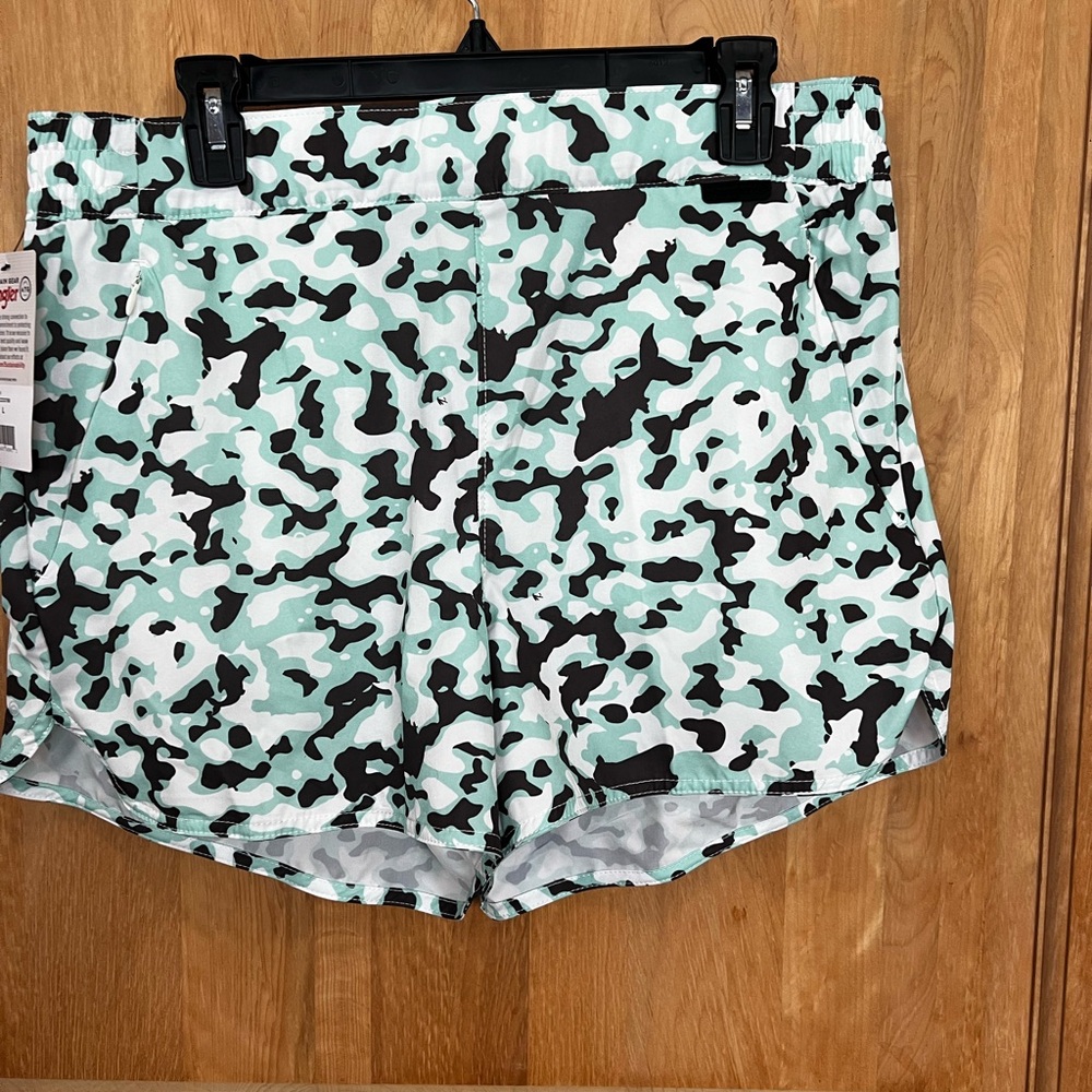 Women’s All Terrain Gear Wrangler Shorts - Large.